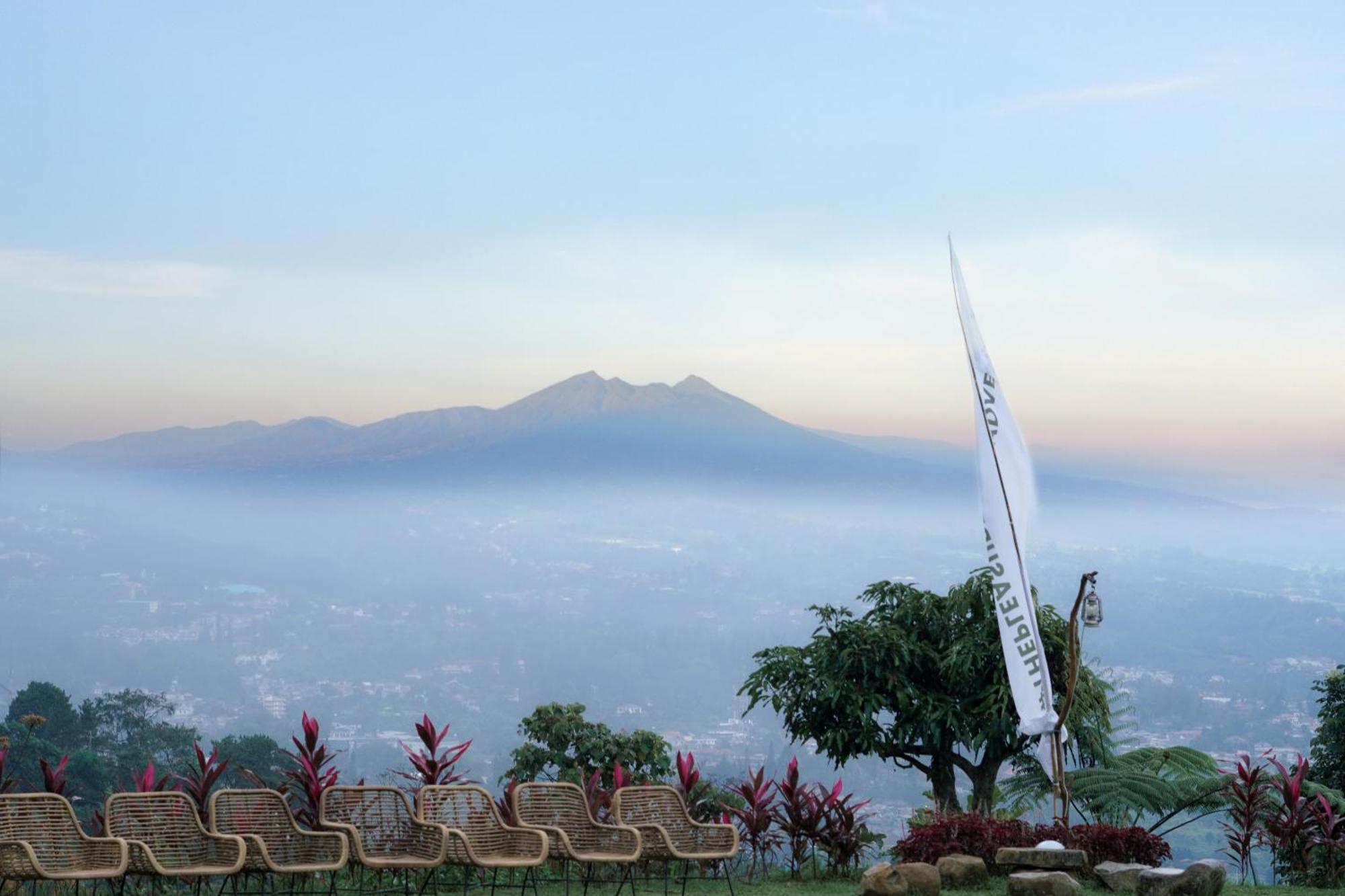 Damar Langit Resort Cisarua Exterior photo