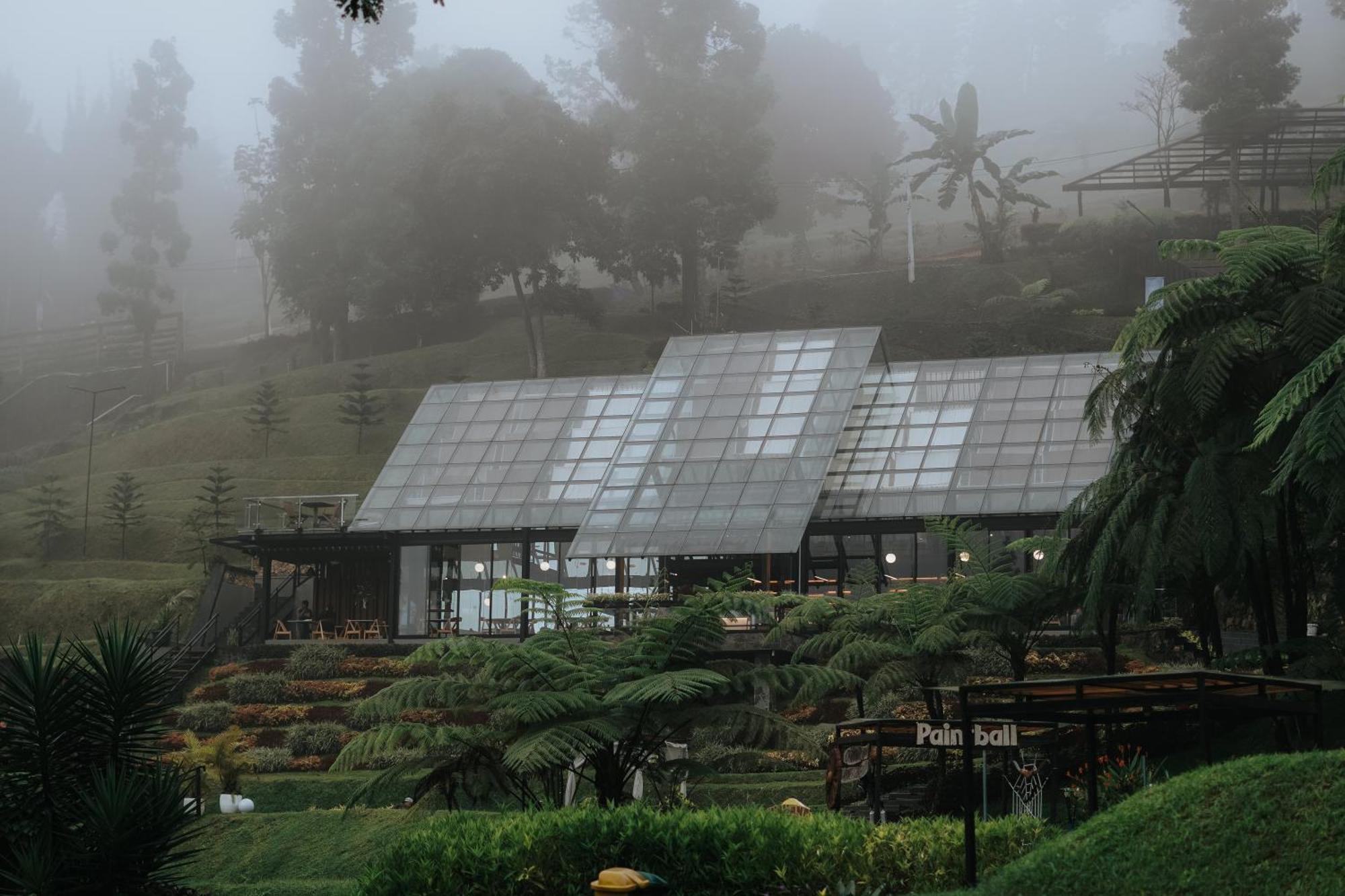 Damar Langit Resort Cisarua Exterior photo