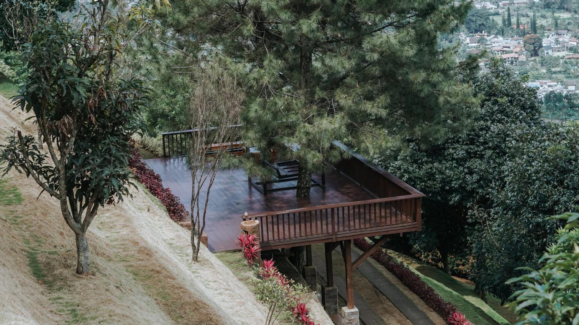 Damar Langit Resort Cisarua Exterior photo