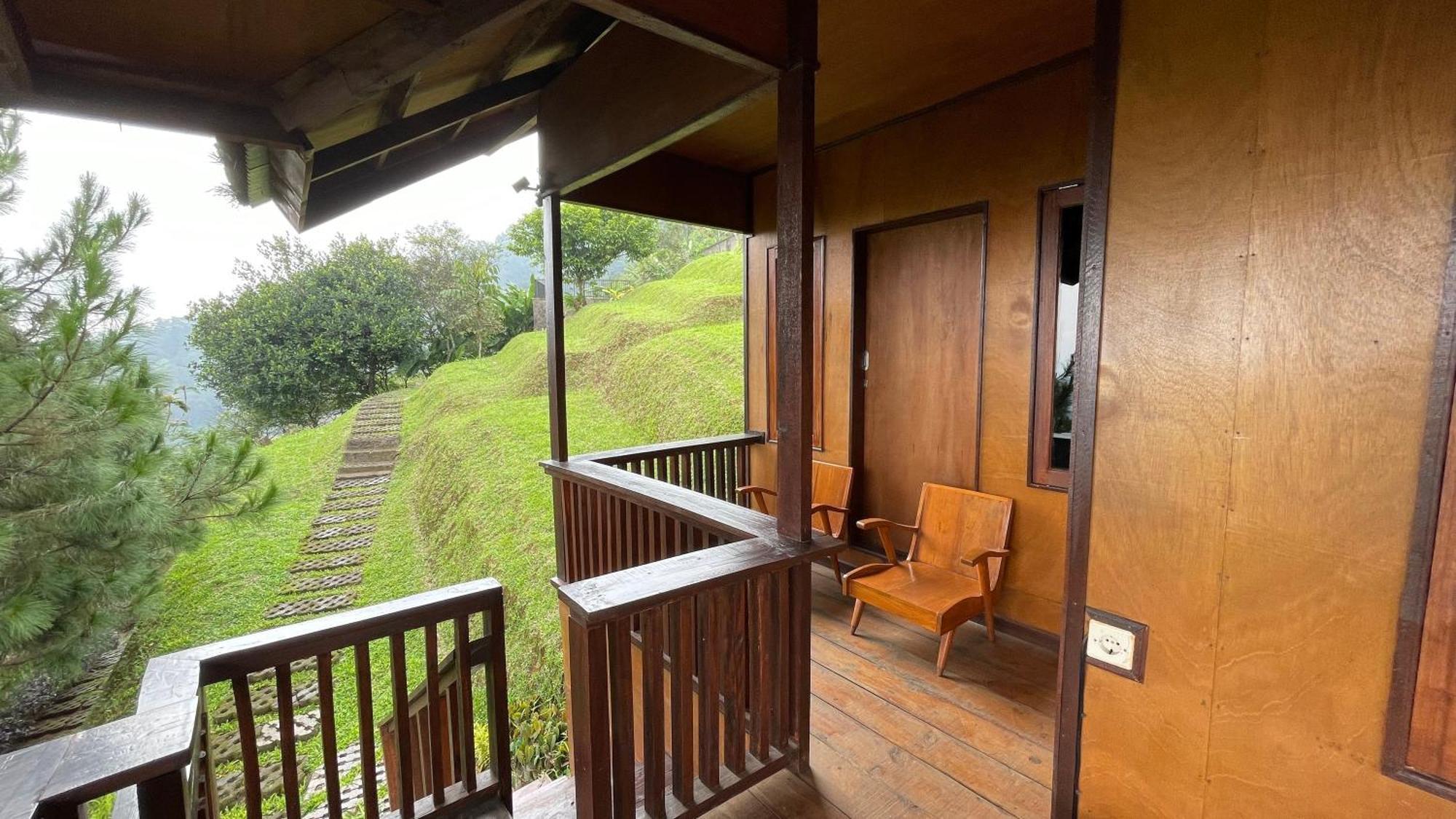 Damar Langit Resort Cisarua Exterior photo